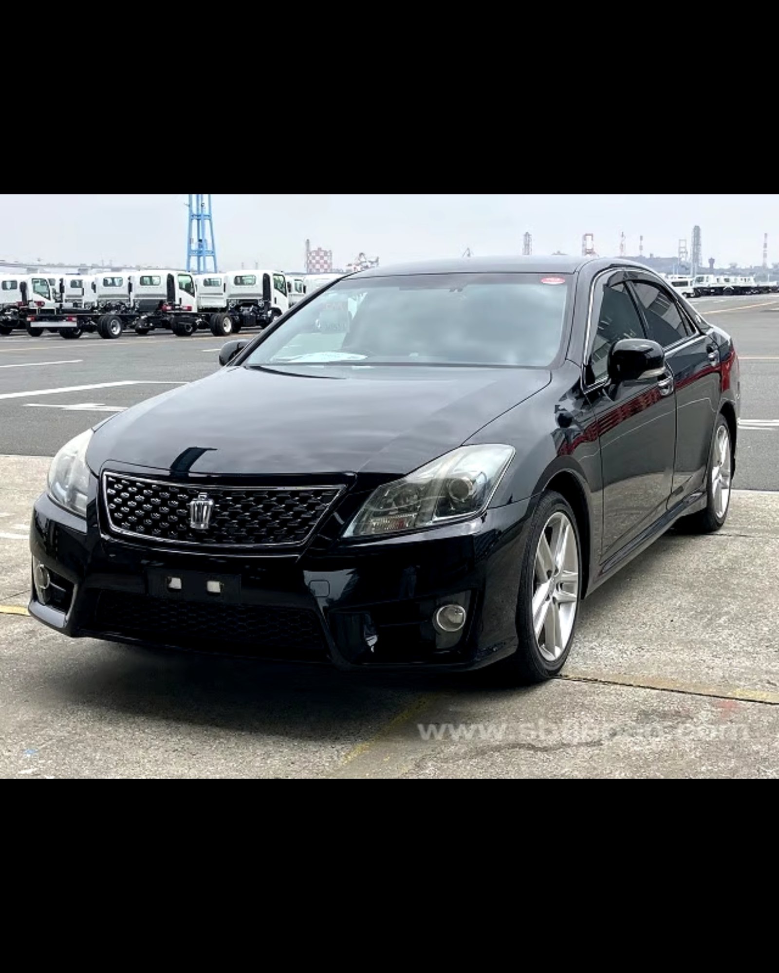 Toyota crown athlète