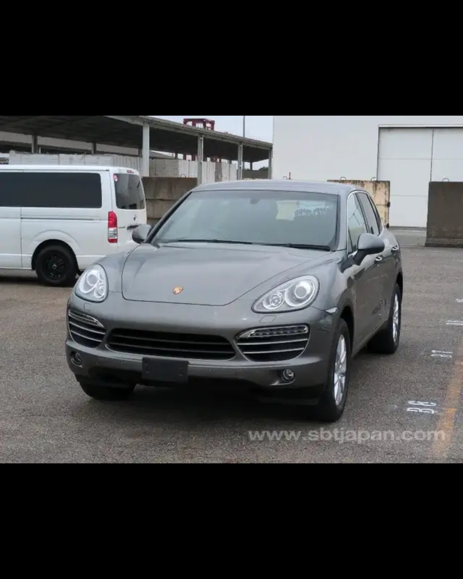Porsche Cayenne  Base grade